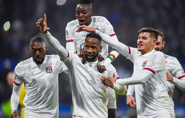 关于法国杯赛程吃紧；里昂今晚队长鼓劲；媒体盛赞；数据趋势出现新变化的信息台服